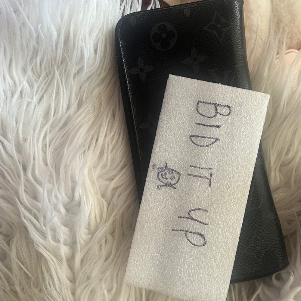 Louis Vuitton Black Monogram Zipper Wallet - Picture 10 of 10